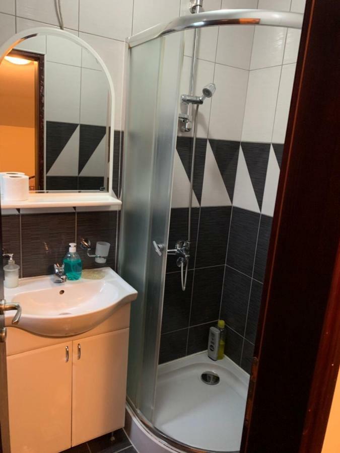 Apartmani Jovanovic Ivanjica Eksteriør billede